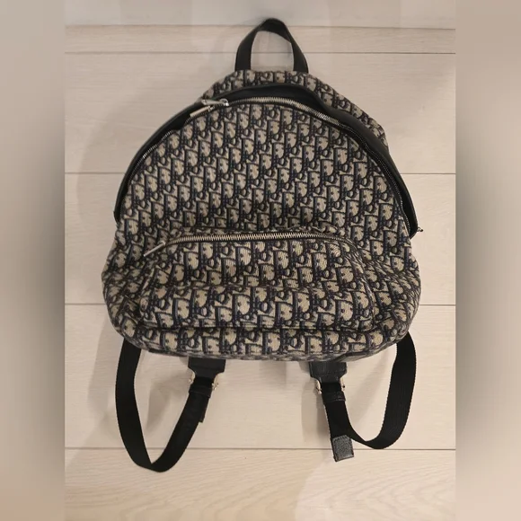 CD Backpack - Picture 7 of 10